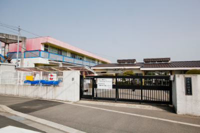 上岩出保育所写真