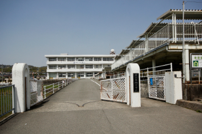 岩出第二中学校写真